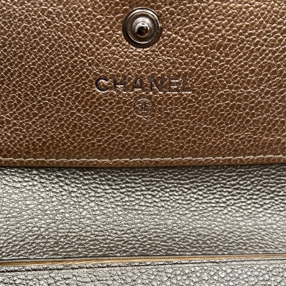 🏆Chanel Leather Compact Trifold Wallet Diamanté Embossed included insert & chain - Picture 8 of 13